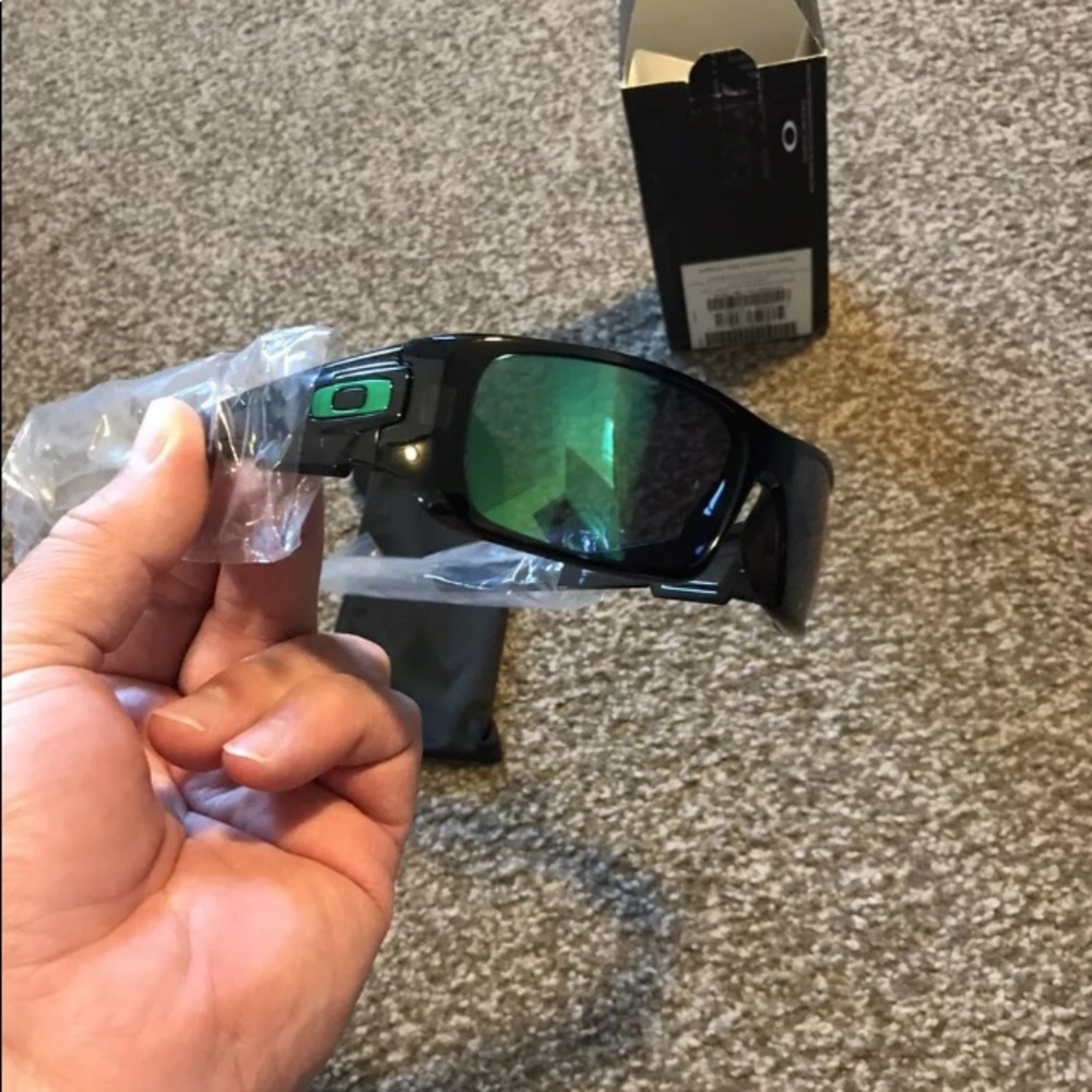 Oakley Crankshaft Sunglasses - Picture 3 of 7
